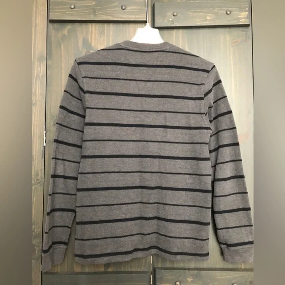Faded Glory grey and black v-neck men’s sweater size S - Picture 2 of 3